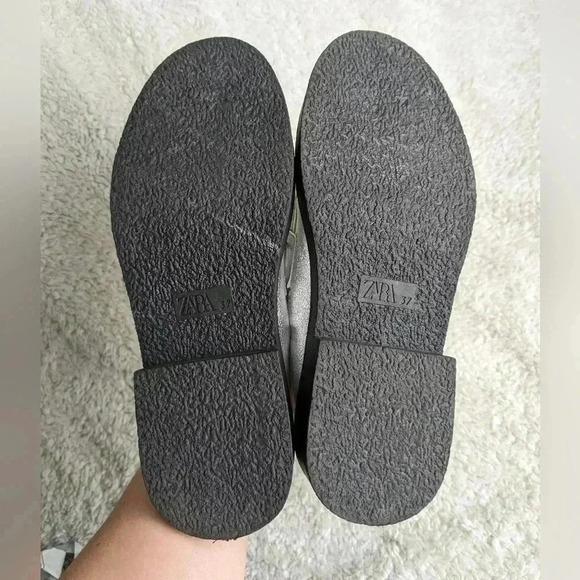 ZARA Mocassins women  size 37 = 6.5 us in great used condition silver and black - Picture 8 of 8
